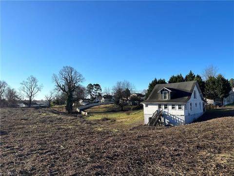 203 Coltrane Ave, High Point, NC 27260 photo 2