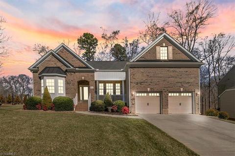 2712 Splitbrooke Dr, High Point, NC 27265 photo 1