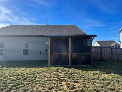 107 Radiant Path, Trinity, NC 27370 photo 7