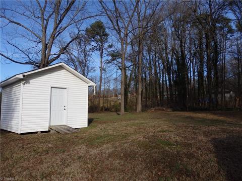 410 Spring St, Denton, NC 27239 photo 8