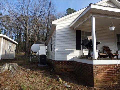 410 Spring St, Denton, NC 27239 photo 5