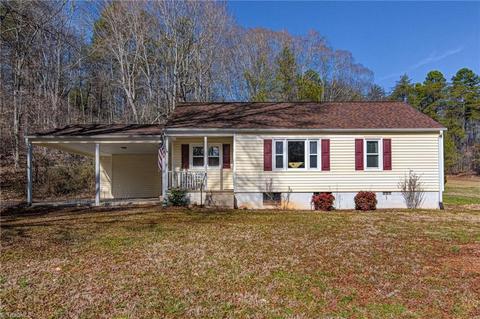 1992 Bolejack Rd, Germanton, NC 27019 photo 2