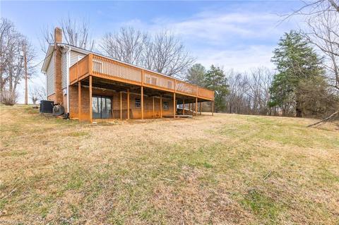 106 Smith Dr, Pilot Mountain, NC 27041 photo 29