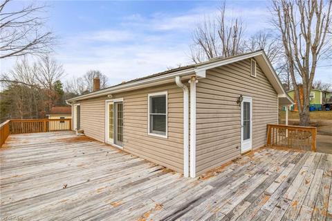 106 Smith Dr, Pilot Mountain, NC 27041 photo 25