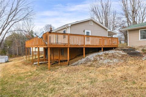 106 Smith Dr, Pilot Mountain, NC 27041 photo 26