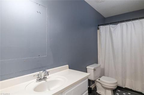 106 Smith Dr, Pilot Mountain, NC 27041 photo 15