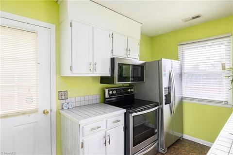 106 Smith Dr, Pilot Mountain, NC 27041 photo 11