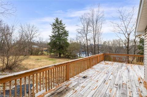 106 Smith Dr, Pilot Mountain, NC 27041 photo 24