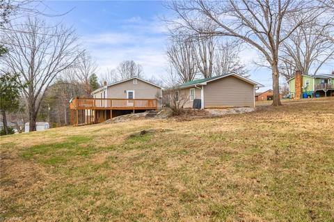 106 Smith Dr, Pilot Mountain, NC 27041 photo 27