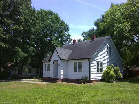 817 Unity St, Thomasville, NC 27360 photo 2