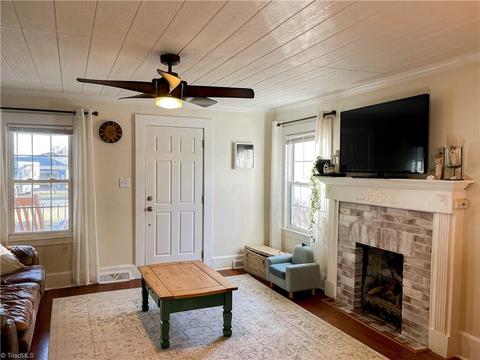 370 Armstrong Rd, Pilot Mountain, NC 27041 photo 4