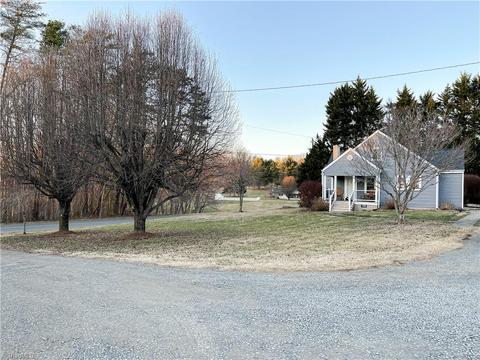 370 Armstrong Rd, Pilot Mountain, NC 27041 photo 42