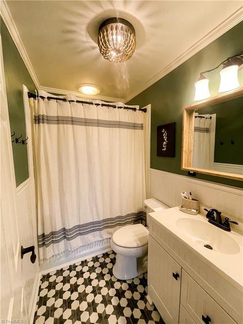 370 Armstrong Rd, Pilot Mountain, NC 27041 photo 9