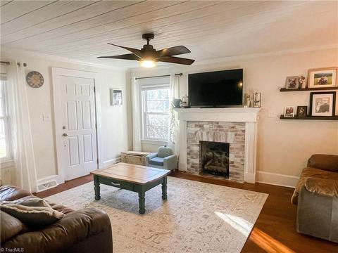 370 Armstrong Rd, Pilot Mountain, NC 27041 photo 3