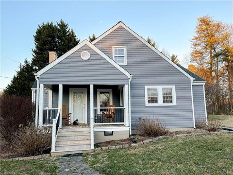370 Armstrong Rd, Pilot Mountain, NC 27041 photo 2