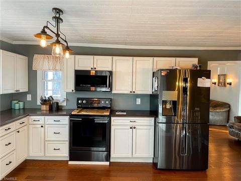 370 Armstrong Rd, Pilot Mountain, NC 27041 photo 18