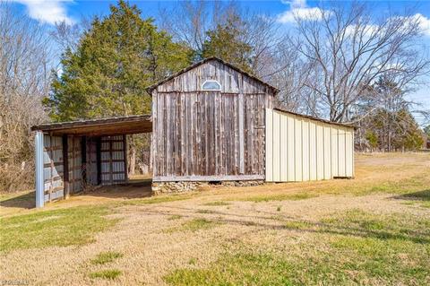 3889 Meadowbrook Dr, Trinity, NC 27370 photo 9