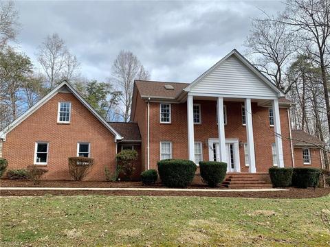 165 Glenmoor Dr, Eden, NC 27288