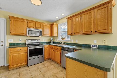 3678 Single Leaf Ct, High Point, NC 27265 photo 11