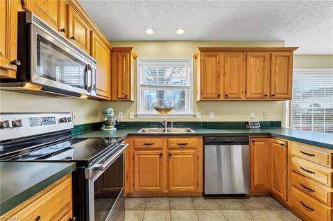 3678 Single Leaf Ct, High Point, NC 27265 photo 14