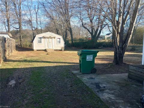 114 Wall St, King, NC 27021 photo 11