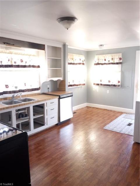 114 Wall St, King, NC 27021 photo 8