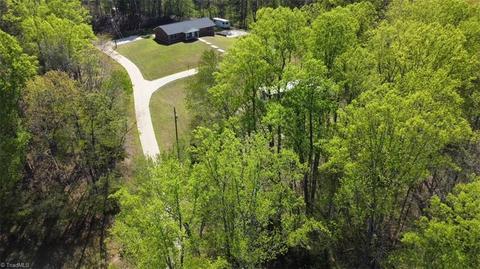 2384 Eggleston Falls Rd, Ridgeway, VA 24148 photo 9
