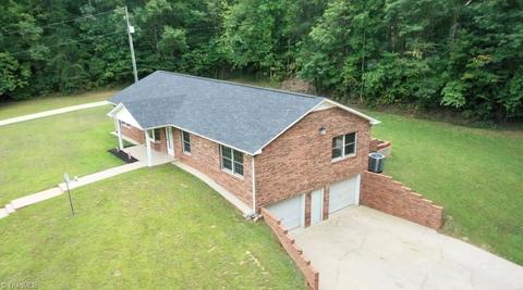 2384 Eggleston Falls Rd, Ridgeway, VA 24148 photo 4