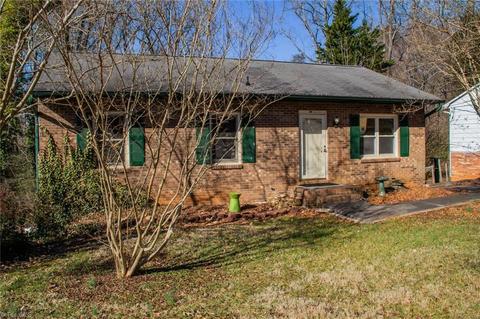 516 Heatherton Ln, Rural Hall, NC 27045
