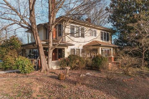 602 9th St, North Wilkesboro, NC 28659