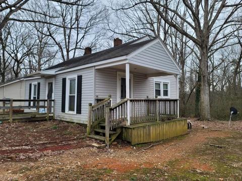 458 E Salisbury St, Denton, NC 27239 photo 2