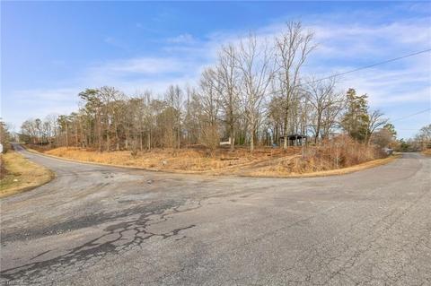 239 Miller Dr, High Point, NC 27265 photo 1