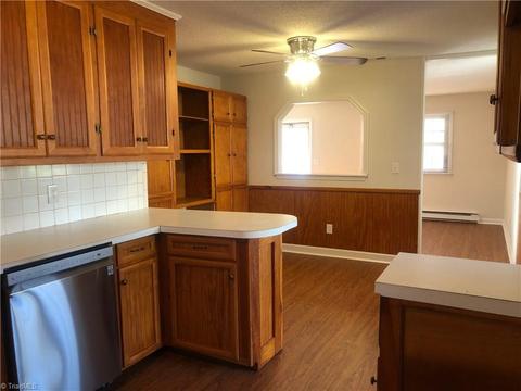 104 White Oak Dr, King, NC 27021 photo 5