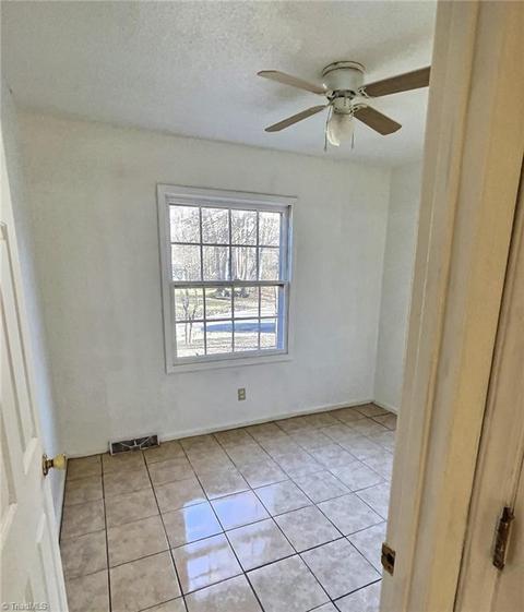 237 Yorkfield Dr, Elkin, NC 28621 photo 8