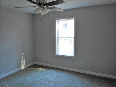 623 Cable St, Thomasville, NC 27360 photo 9
