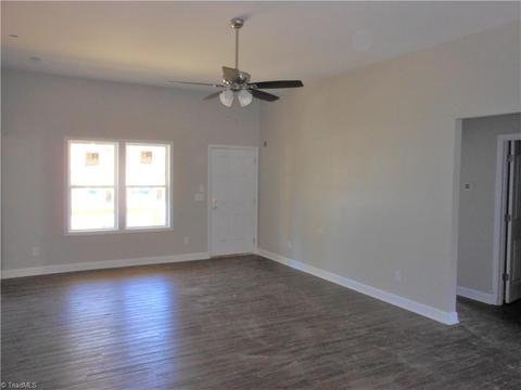 623 Cable St, Thomasville, NC 27360 photo 8