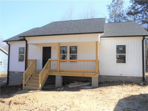 623 Cable St, Thomasville, NC 27360 photo 1
