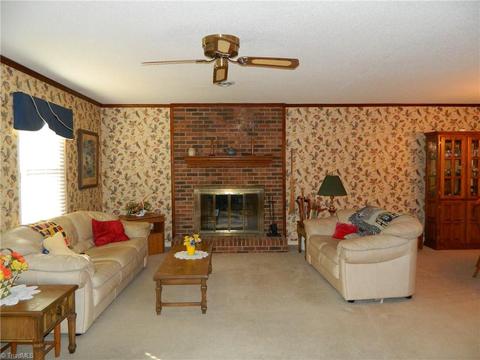 479 Robin Ln, Archdale, NC 27263 photo 8
