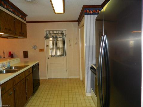 479 Robin Ln, Archdale, NC 27263 photo 9