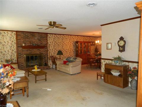 479 Robin Ln, Archdale, NC 27263 photo 4