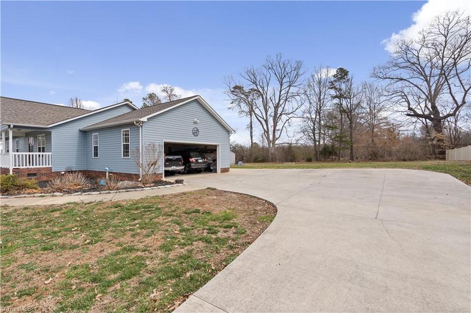  1181 Old Mill Ford Trl, Asheboro, NC 27205 photo 2