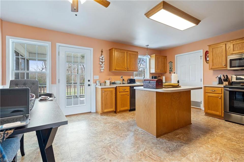  1181 Old Mill Ford Trl, Asheboro, NC 27205 photo 9