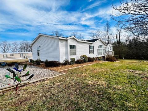 10127 Boone Trl, Purlear, NC 28665 photo 41