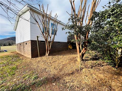10127 Boone Trl, Purlear, NC 28665 photo 39