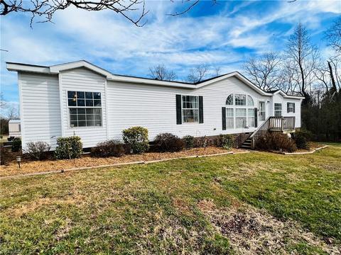 10127 Boone Trl, Purlear, NC 28665 photo 1