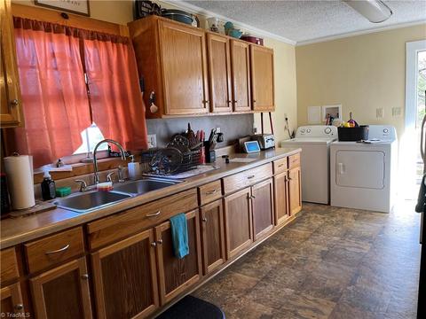 408 Dixie St, Lexington, NC 27292 photo 8