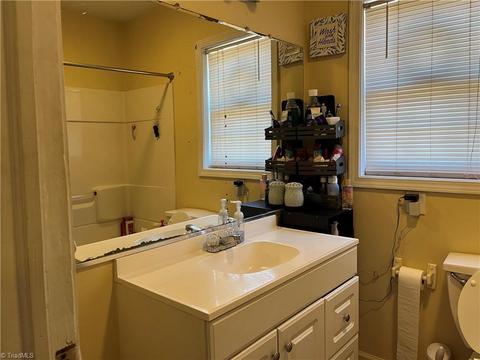 408 Dixie St, Lexington, NC 27292 photo 15