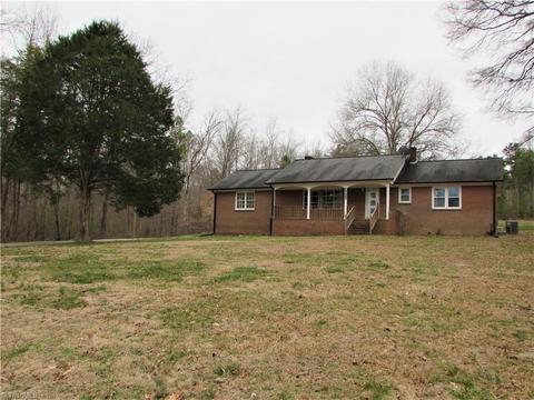 4859 Coltrane St, Trinity, NC 27370 photo 3