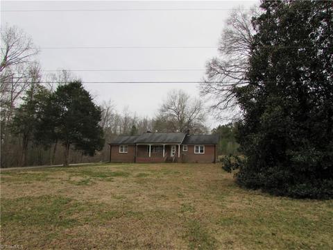 4859 Coltrane St, Trinity, NC 27370 photo 2