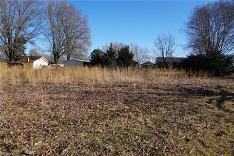 01 Holly St, Boonville, NC 27011